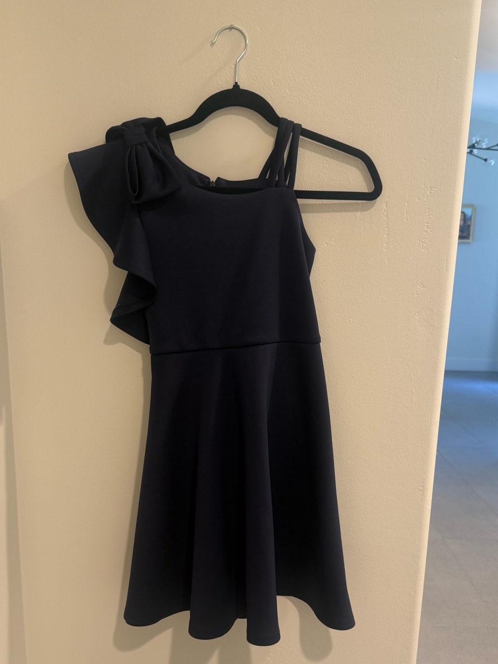 Navy blue adorable girls dress-knee length. Excellent condition